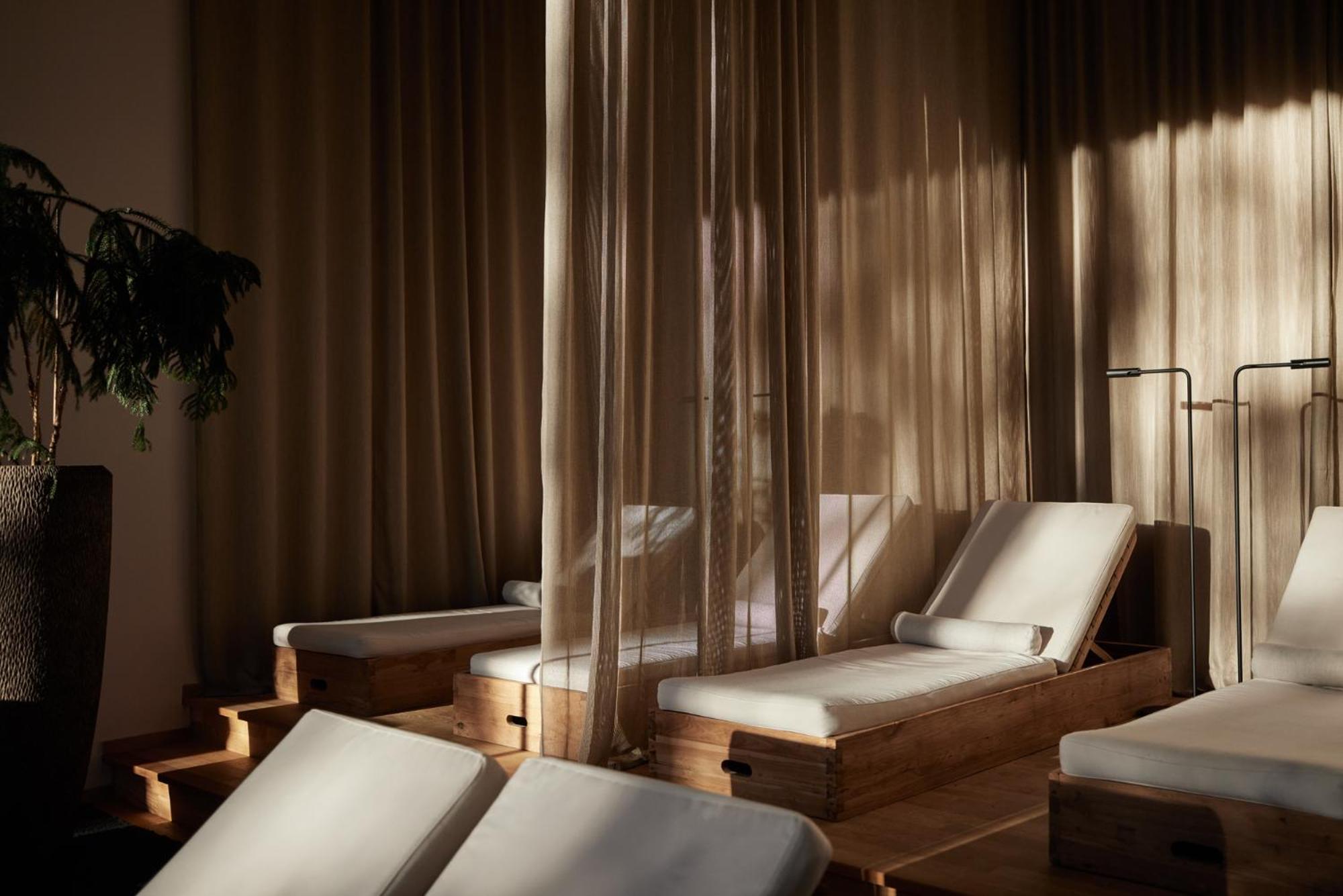 Saltus Hotel